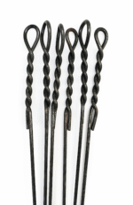 Gezacht draad met oog